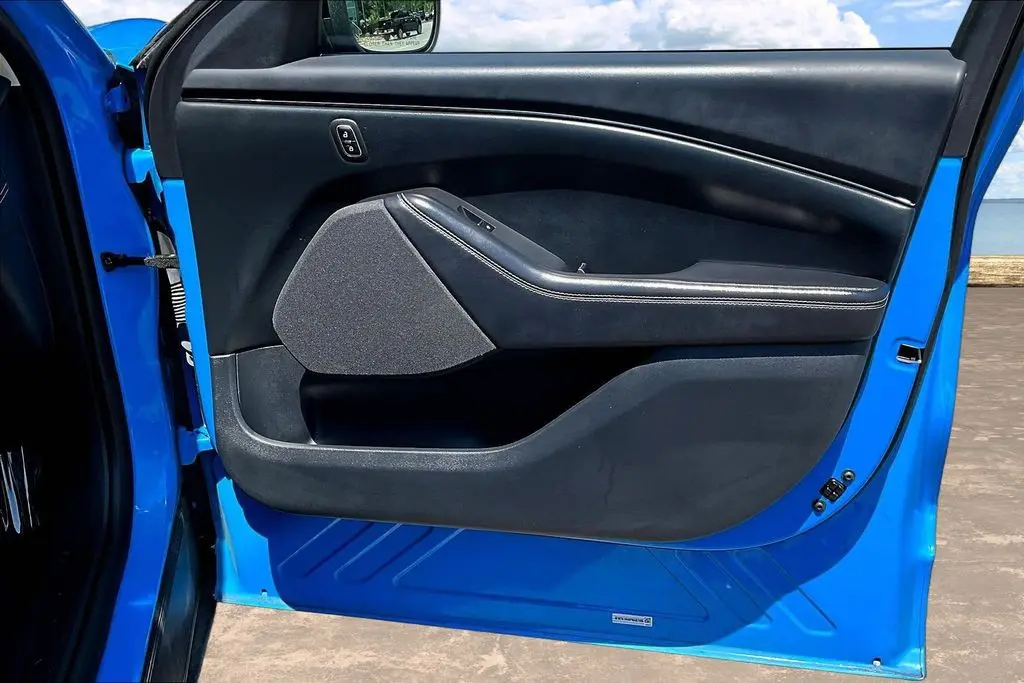 2023 Ford Mustang - $27,750
