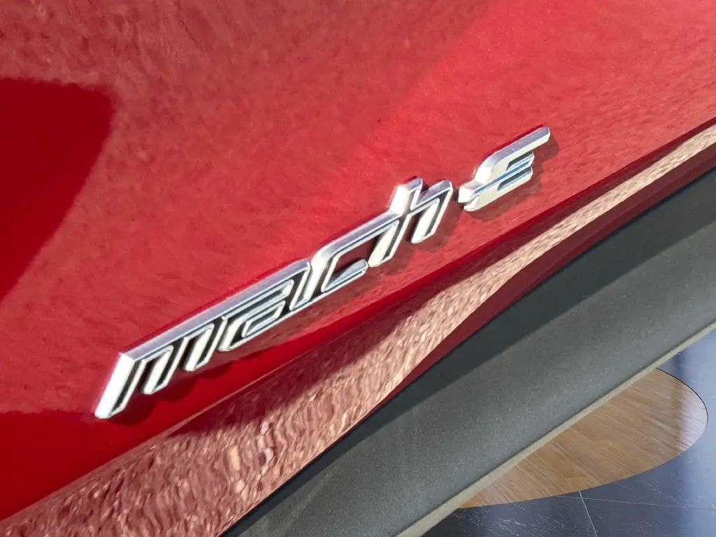 2023 Ford Mustang - $26,995
