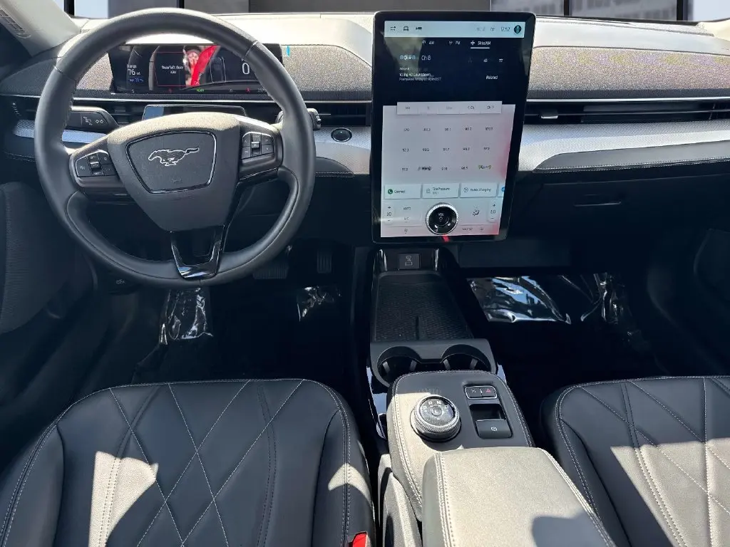2023 Ford Mustang - $26,995