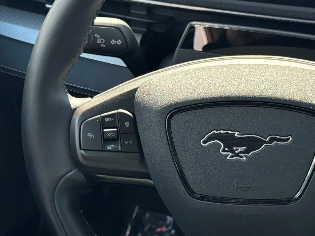 2023 Ford Mustang - $26,995