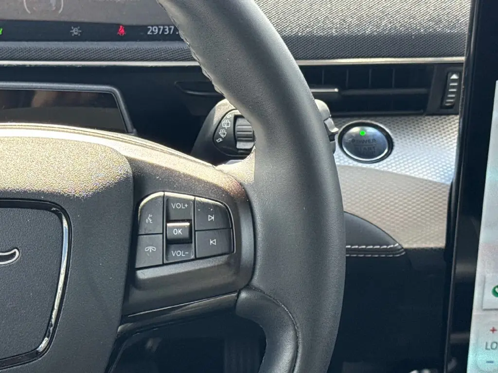 2023 Ford Mustang - $26,995