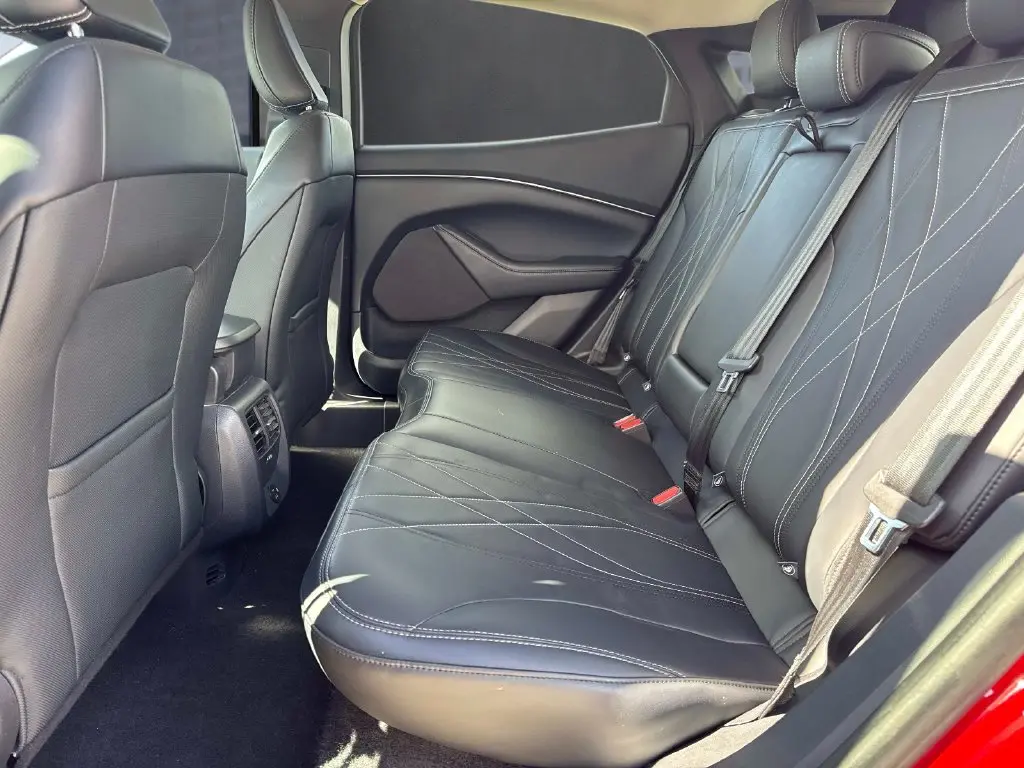 2023 Ford Mustang - $26,995