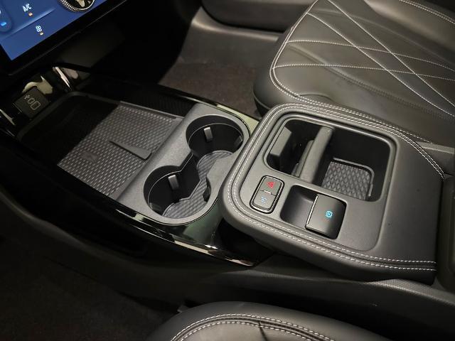 2025 Ford Mustang - $27,500