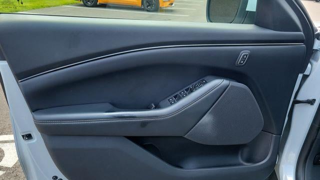 2022 Ford Mustang Mach-E Select
