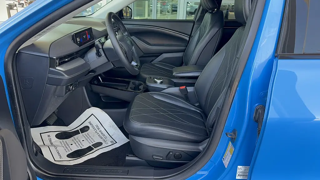 2022 Ford Mustang Mach-E Select