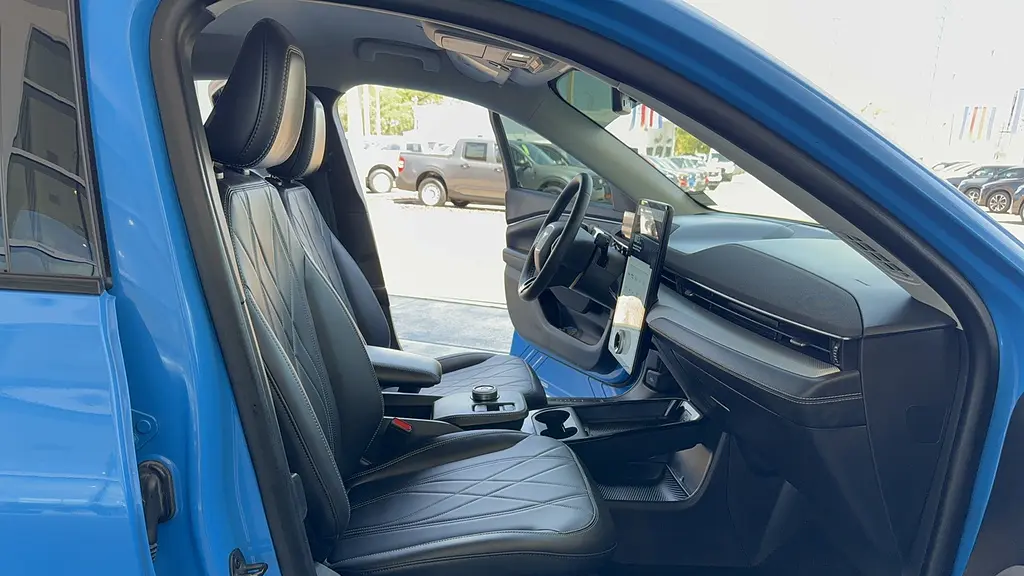 2022 Ford Mustang Mach-E Select