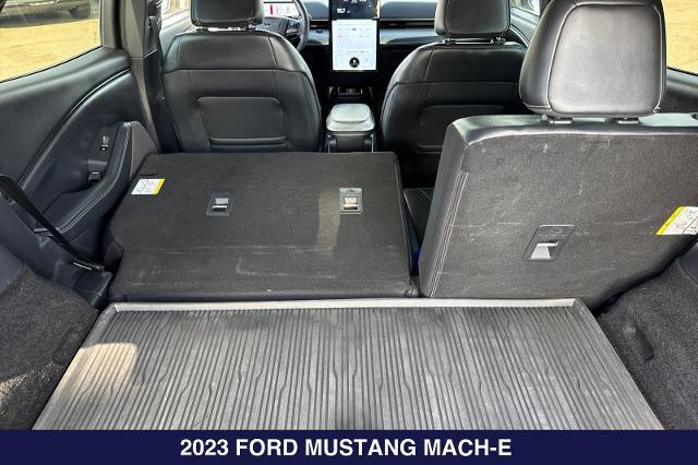 2023 Ford Mustang - $23,400