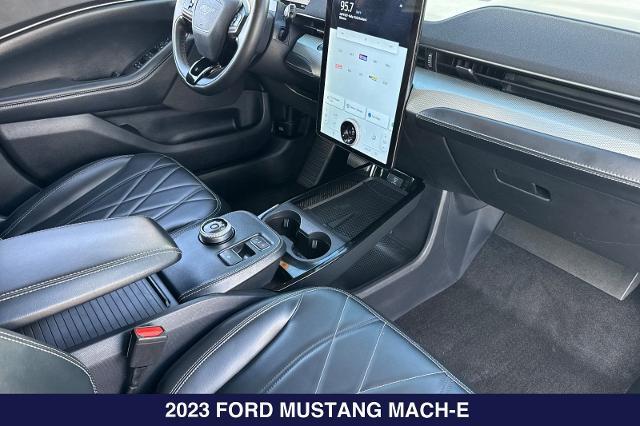 2023 Ford Mustang - $23,400