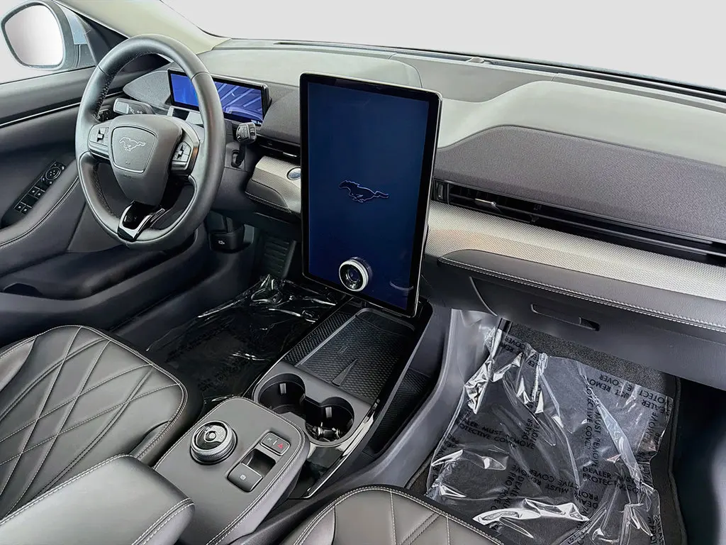 2022 Ford Mustang - $22,499