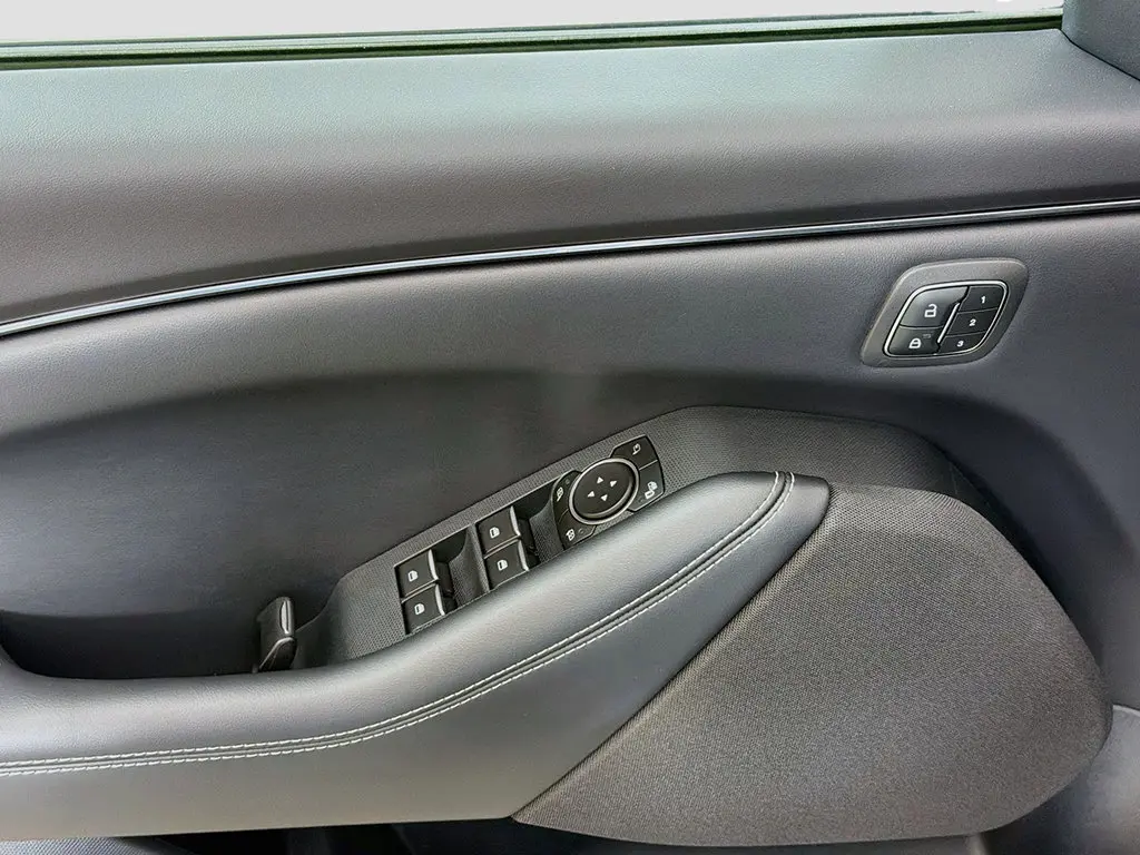 2022 Ford Mustang - $22,499