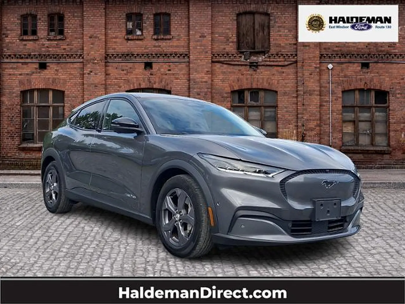 2023 Ford Mustang - $32,999