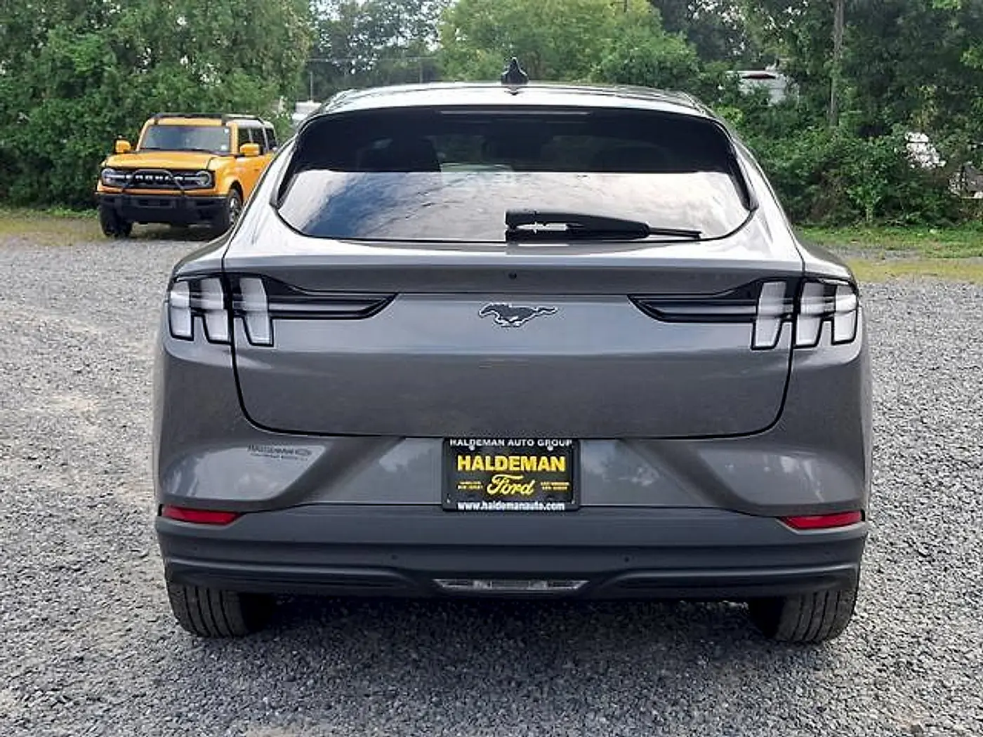 2023 Ford Mustang - $32,999
