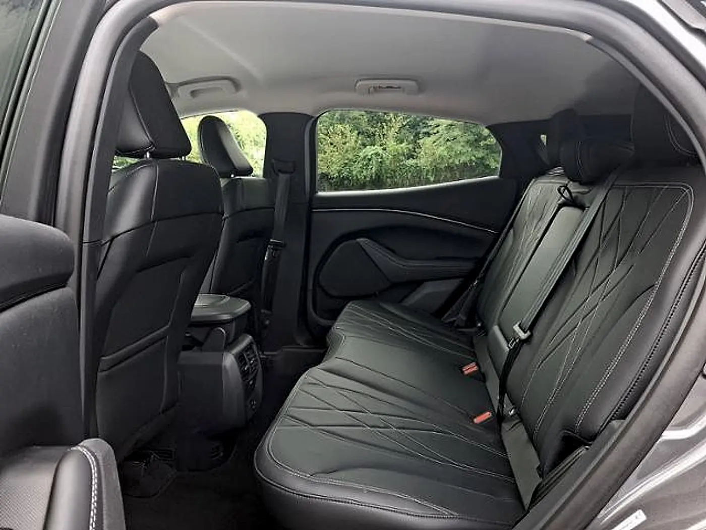 2023 Ford Mustang - $32,999