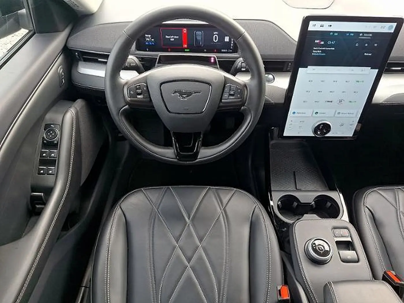 2023 Ford Mustang - $32,999