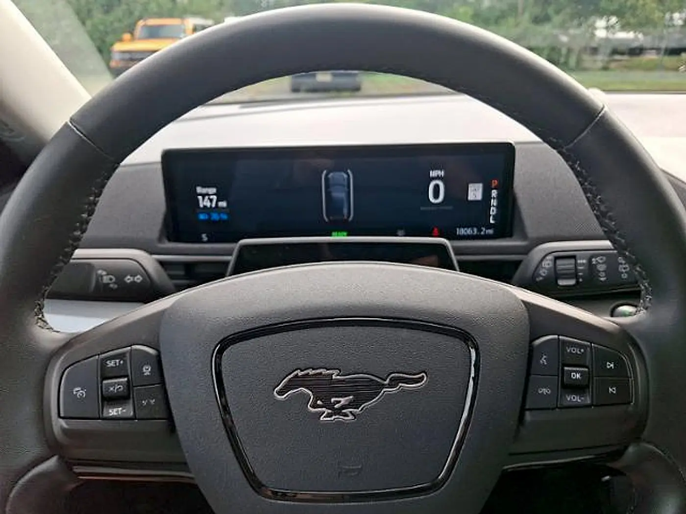 2023 Ford Mustang - $32,999