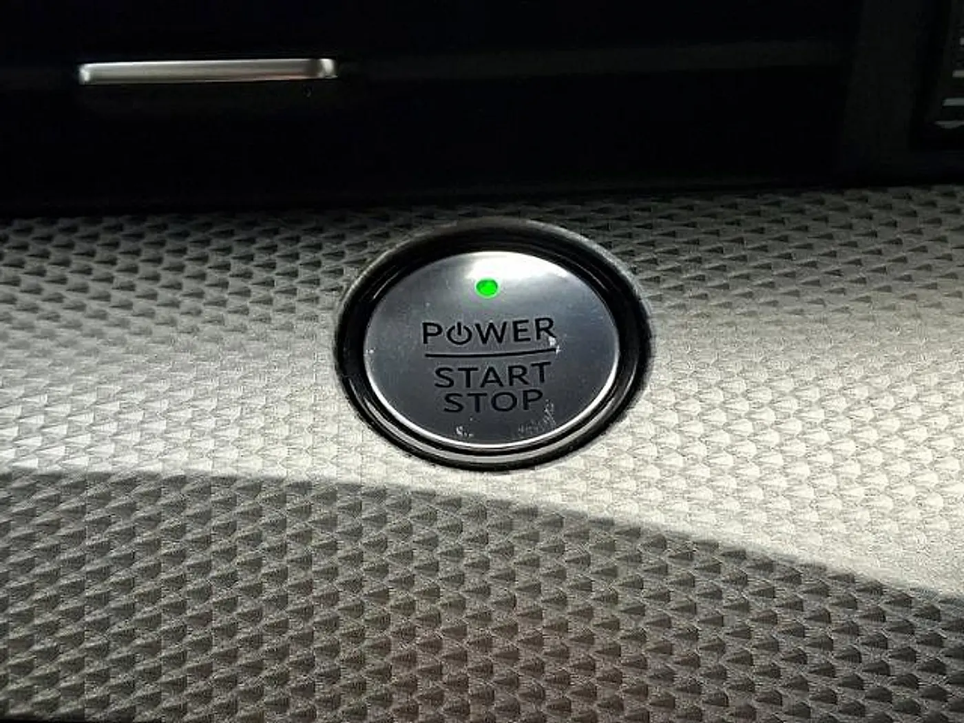2023 Ford Mustang - $32,999
