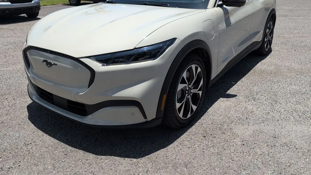 2025 Ford Mustang Mach-E Select