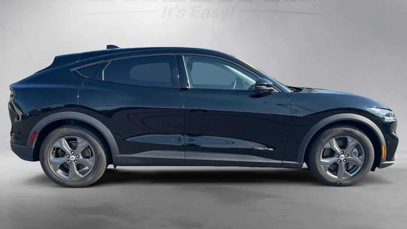 2022 Ford Mustang Mach-E Select