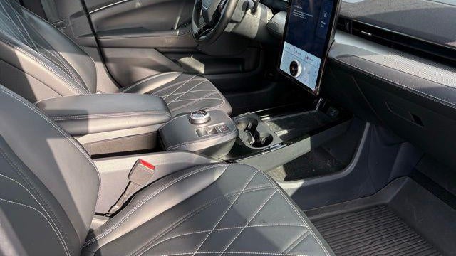 2022 Ford Mustang Mach-E Select
