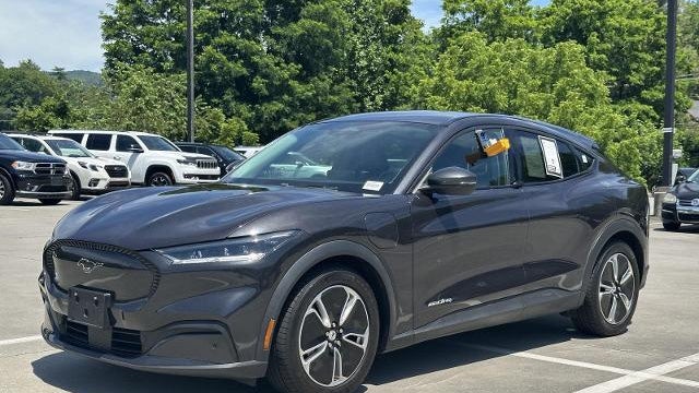 2022 Ford Mustang Mach-E Select