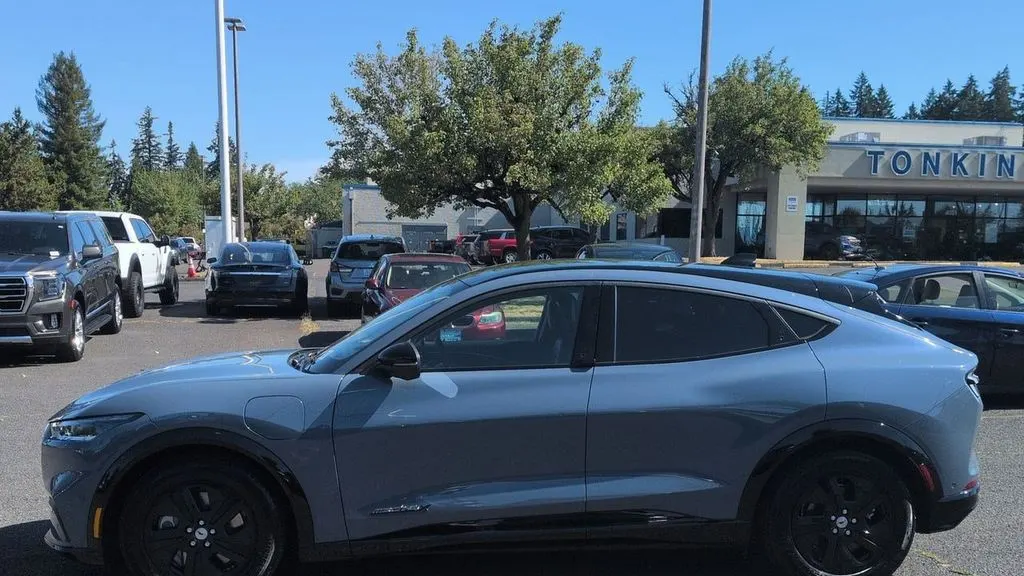 2023 Ford Mustang Mach-E California Route 1