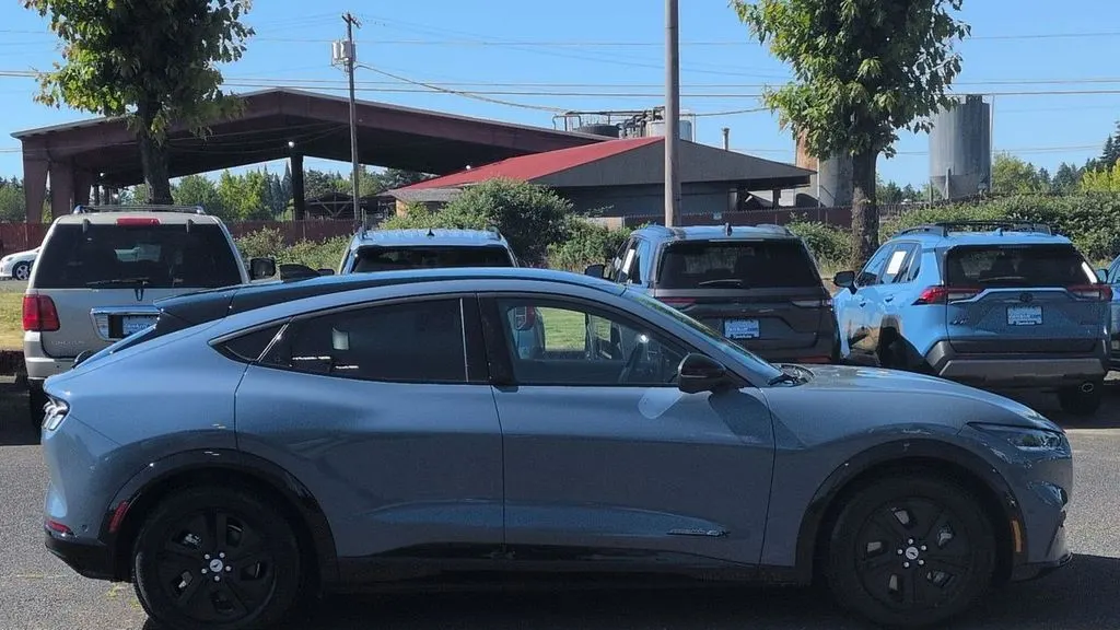 2023 Ford Mustang Mach-E California Route 1