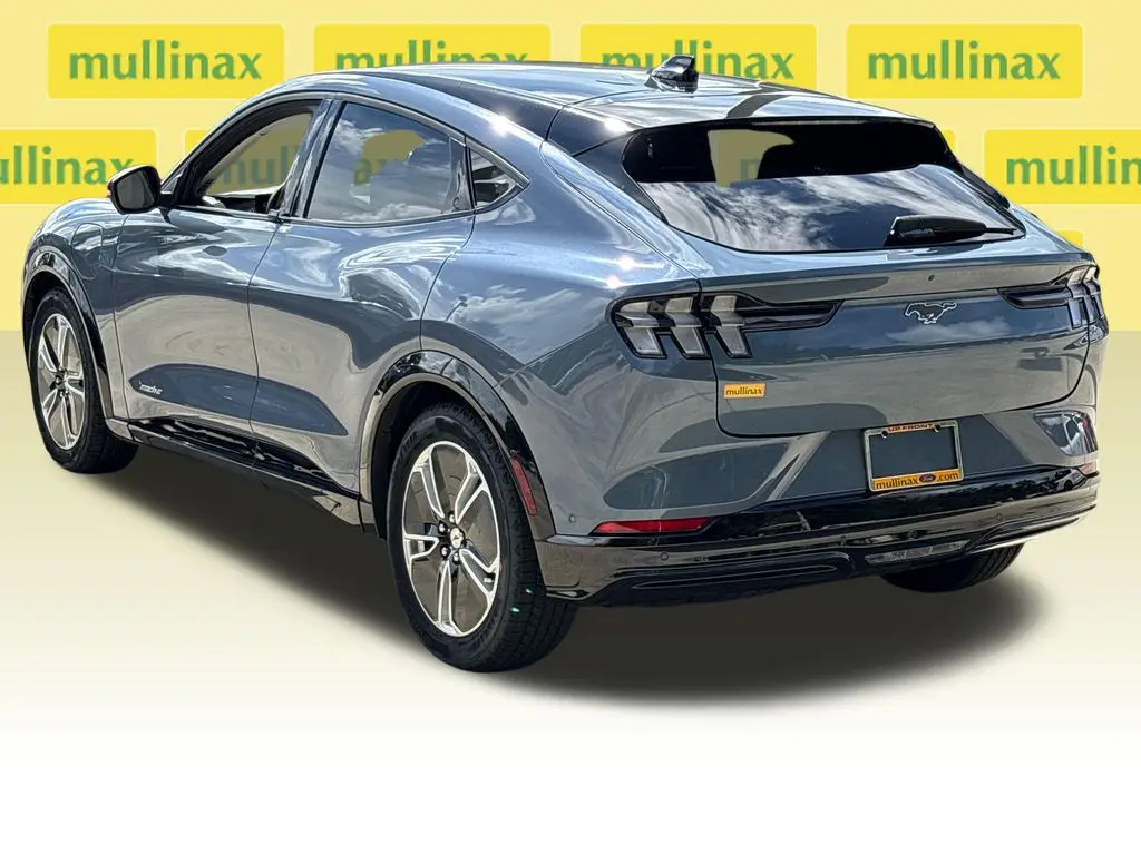 2023 Ford Mustang - $30,901