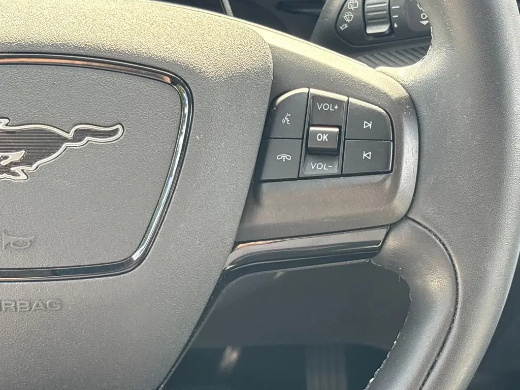 2023 Ford Mustang - $30,901
