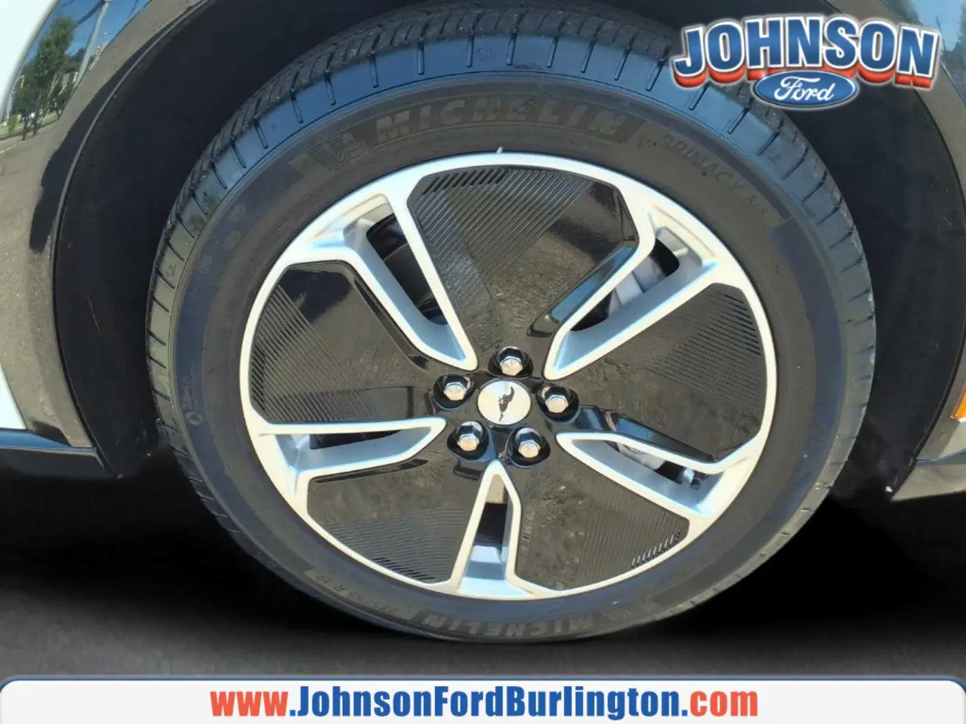 2023 Ford Mustang - $30,800