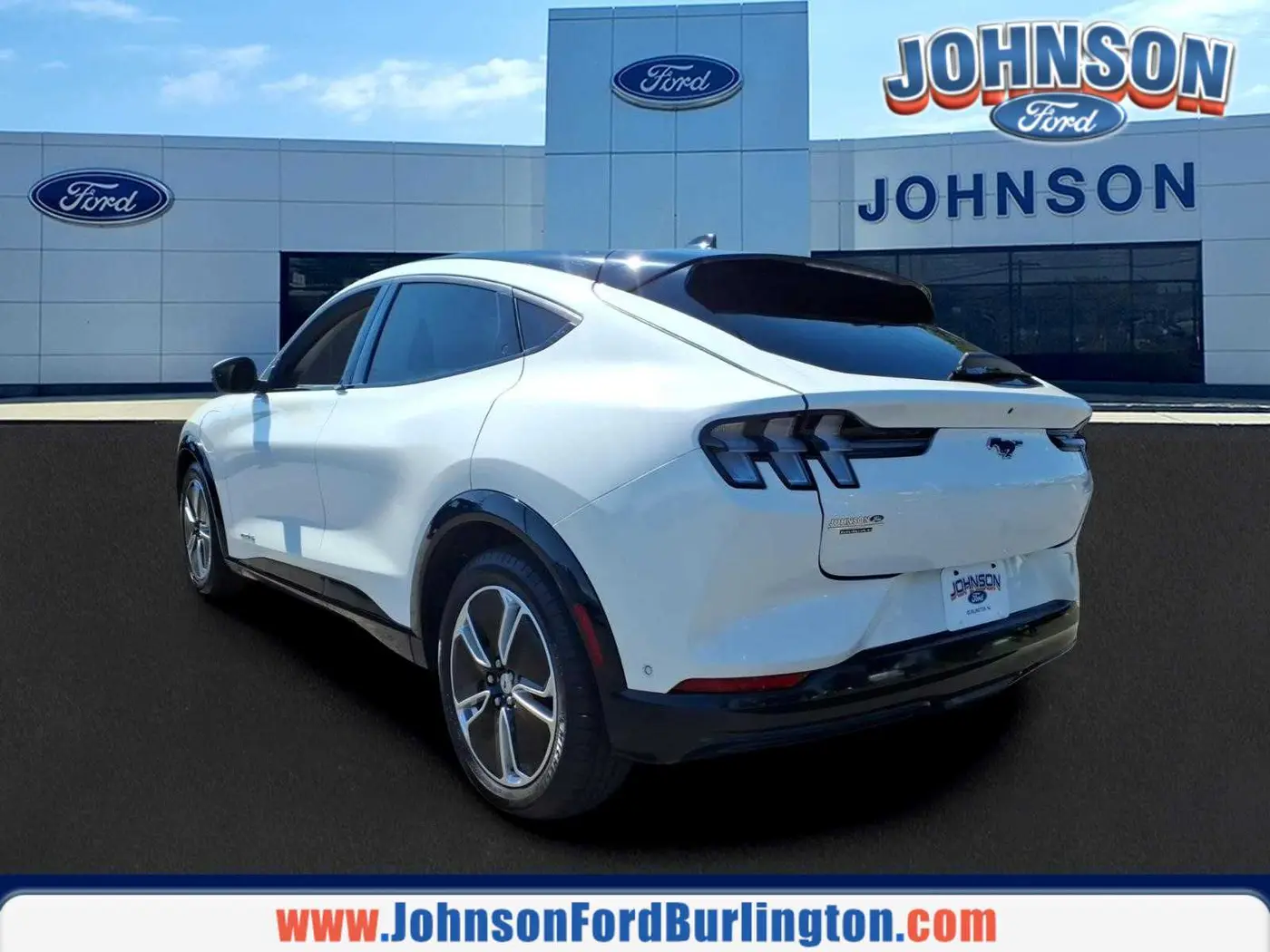2023 Ford Mustang - $30,800