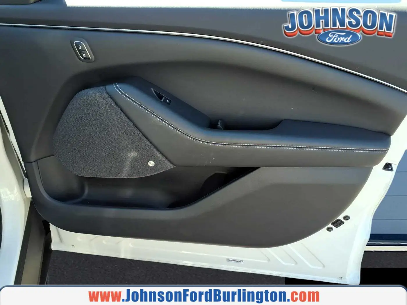 2023 Ford Mustang - $30,800