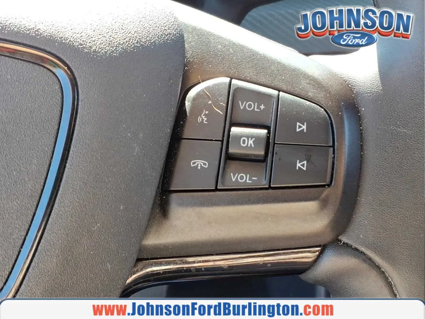 2023 Ford Mustang - $30,800