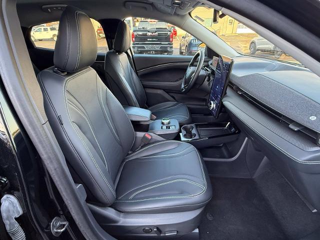 2023 Ford Mustang - $28,995