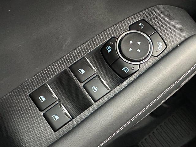 2023 Ford Mustang - $28,995