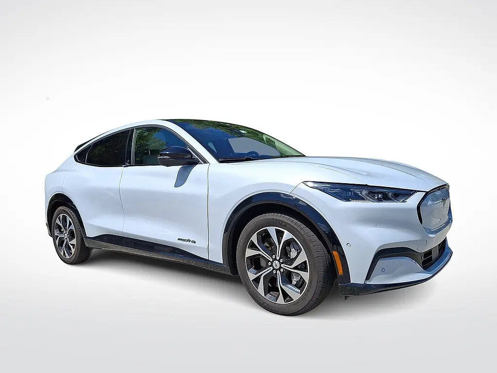 2023 Ford Mustang - $32,995
