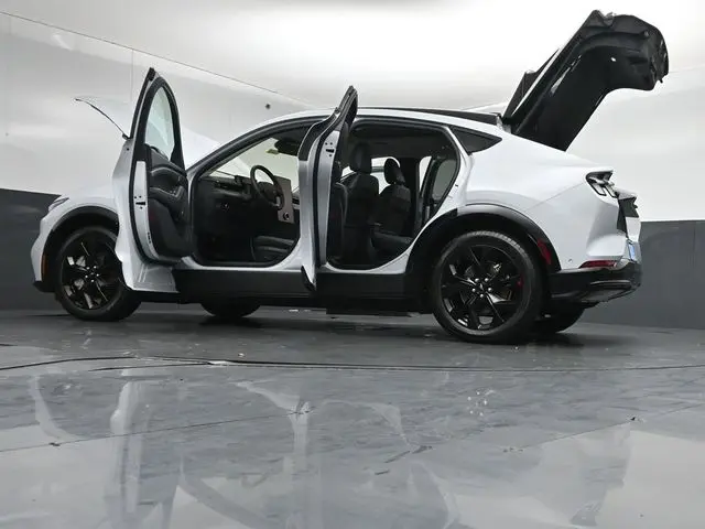 2023 Ford Mustang - $32,791