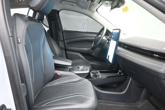 2023 Ford Mustang - $31,399
