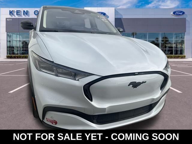 2023 Ford Mustang - $32,985