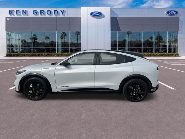 2023 Ford Mustang - $32,985