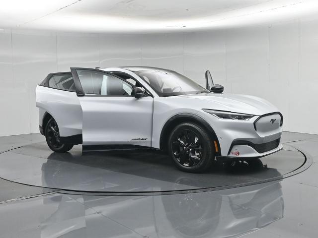 2023 Ford Mustang - $32,985