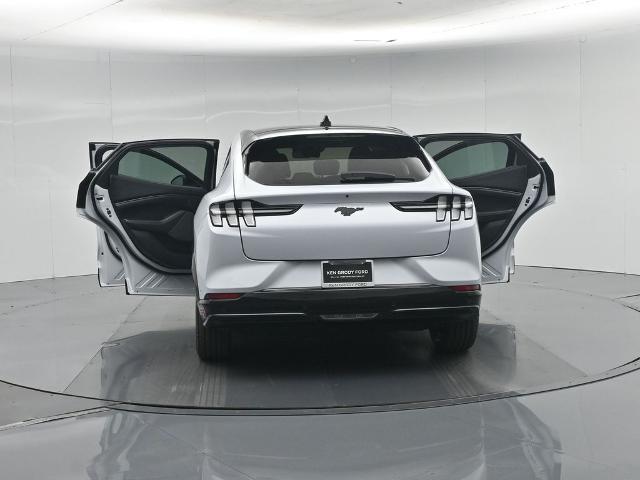 2023 Ford Mustang - $32,985
