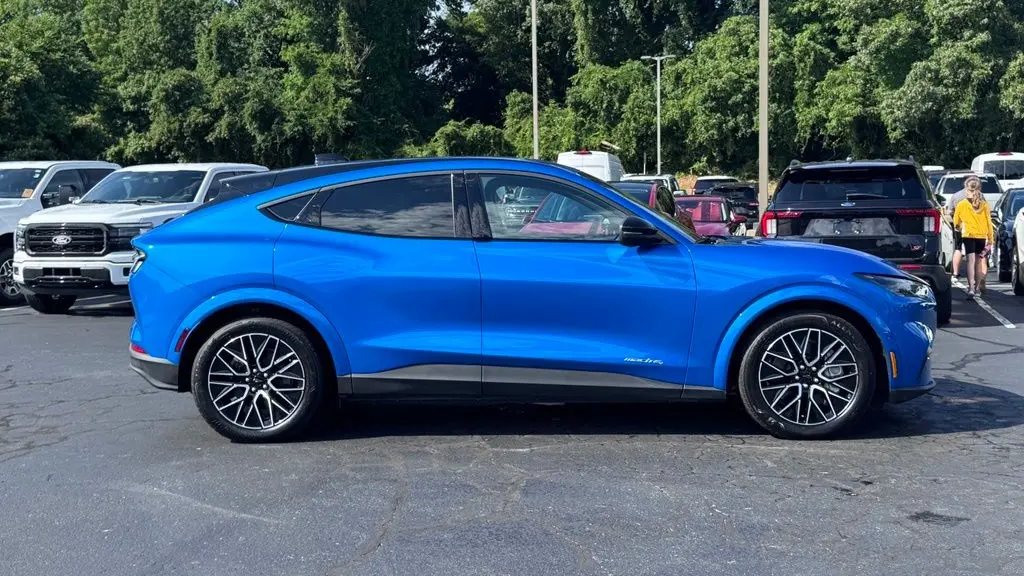 2025 Ford Mustang Mach-E Premium