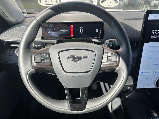 2023 Ford Mustang - $31,998