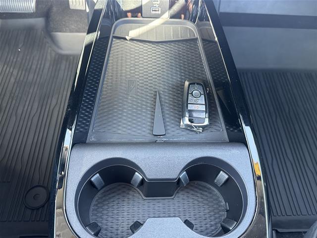 2023 Ford Mustang - $31,998