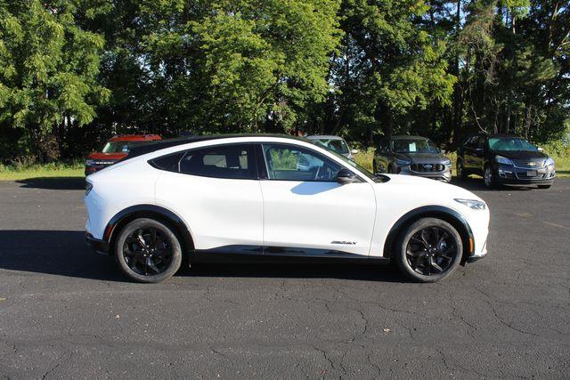 2023 Ford Mustang - $27,190