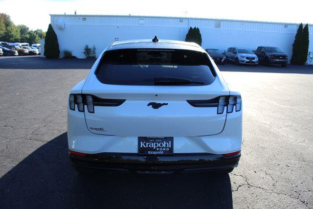 2023 Ford Mustang - $27,190