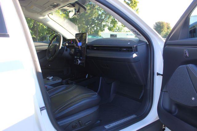 2023 Ford Mustang - $27,190