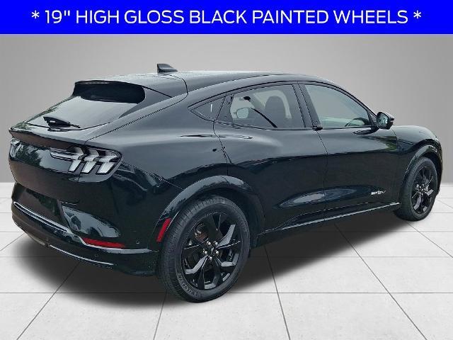 2023 Ford Mustang - $31,750