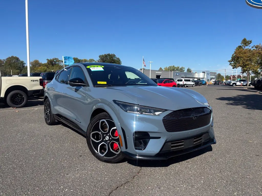 2023 Ford Mustang - $37,995