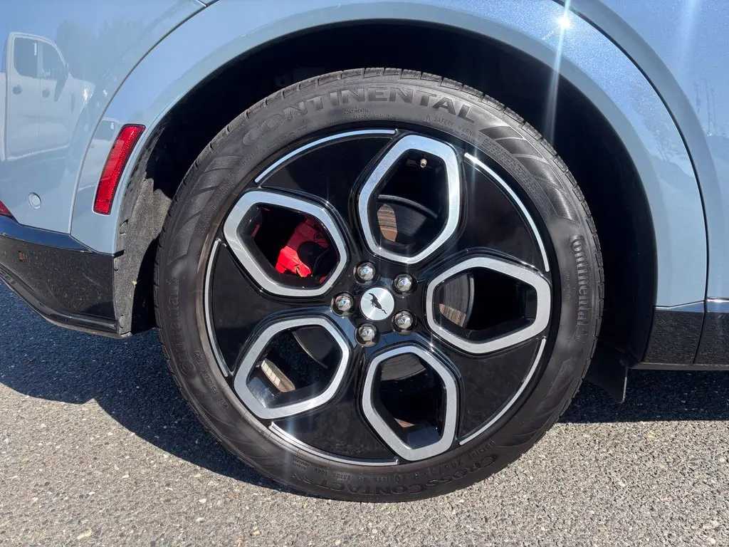 2023 Ford Mustang - $37,995